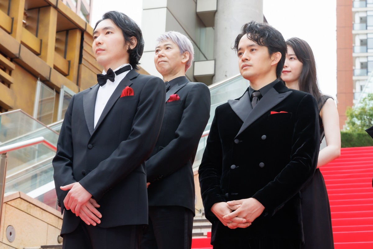 池松壮亮、『シン・仮面ライダー』「1週間前に無事に完成」報告　サプライズも予告