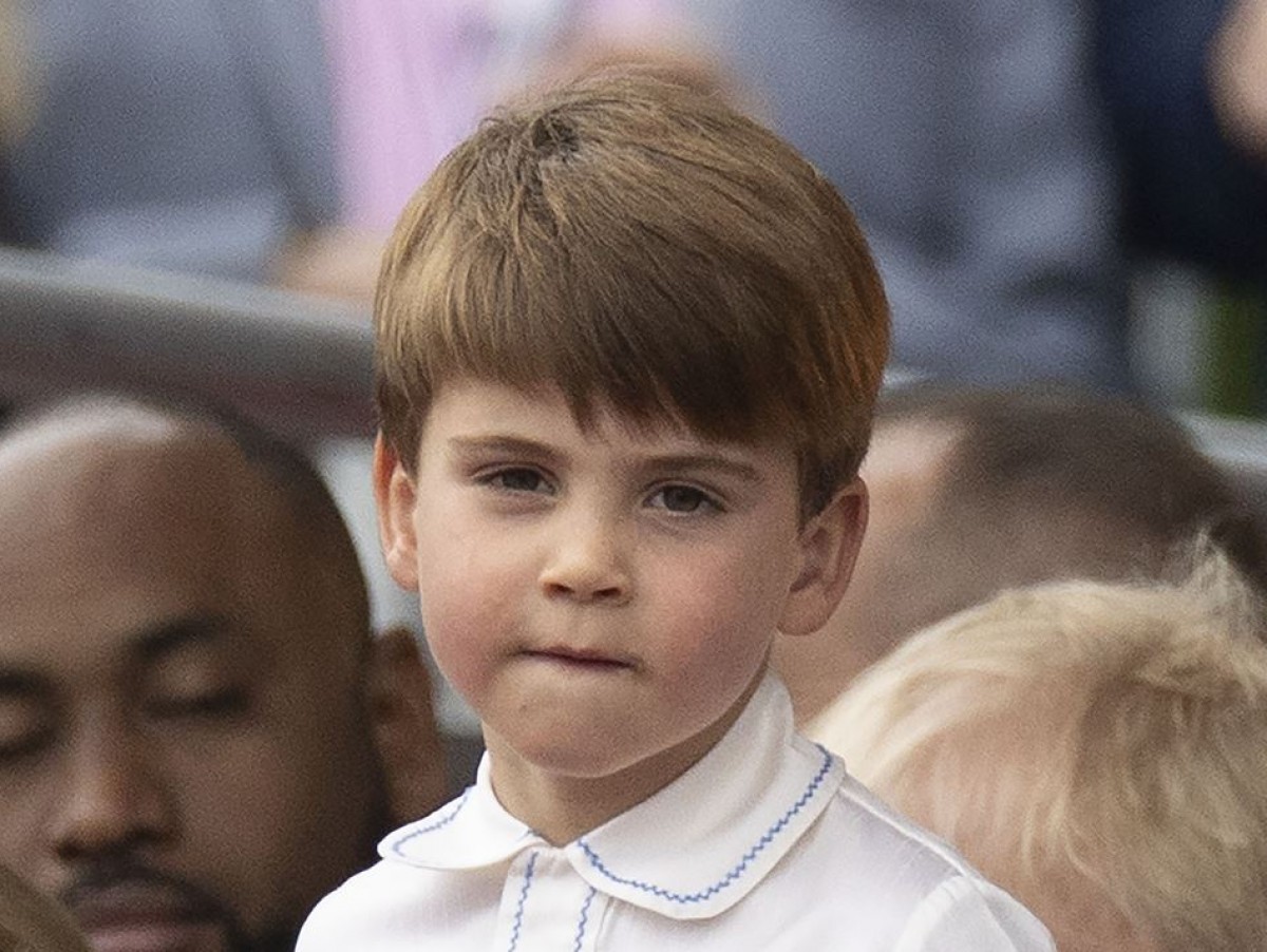 英ルイ王子4歳、放課後も庭で外遊び　「僕のエネルギーを発散させてくれ！」