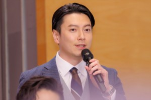 西村元貴、ドラマ『ケイジとケンジ、時々ハンジ。』記者会見に登場