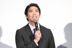 賀来賢人、劇場版『TOKYO MER～走る緊急救命室～』初日舞台挨拶に登場