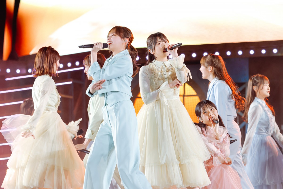 日向坂46、初スタジアムでデビュー4周年ライブ　休演の影山優佳＆山下葉留花サプライズ登場で32人全員そろう