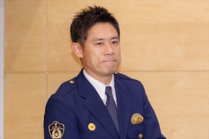 伊藤淳史、ドラマ『ケイジとケンジ、時々ハンジ。』記者会見に登場