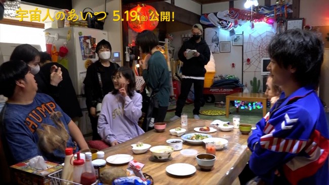 映画『宇宙人のあいつ』真田家恒例の朝食シーンメイキング写真