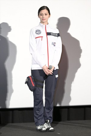 中条あやみ、劇場版『TOKYO MER～走る緊急救命室～』初日舞台挨拶に登場