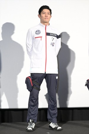 鈴木亮平、劇場版『TOKYO MER～走る緊急救命室～』初日舞台挨拶に登場