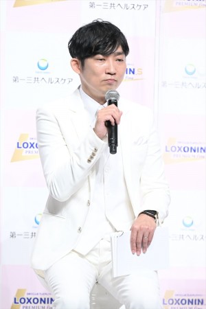 NON STYLE・石田明、「ロキソニンSプレミアムファイン」新CM発表会に登場
