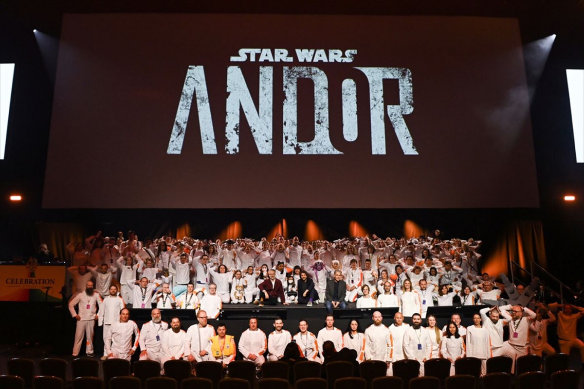 「スター・ウォーズ」新情報一挙発表　過去、現在、未来を描く、新作映画3本の製作決定　デイジー・リドリーらのコメント到着