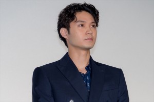 磯村勇斗、映画『渇水』完成披露舞台挨拶に登場