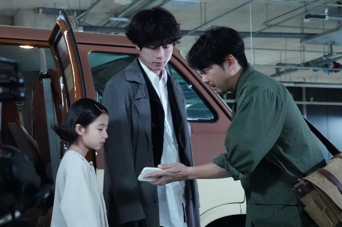 『Dr.チョコレート』第5話　“Teacher”坂口健太郎、依頼人“結城”今井翼の首元に、謎の組織のタトゥーを発見