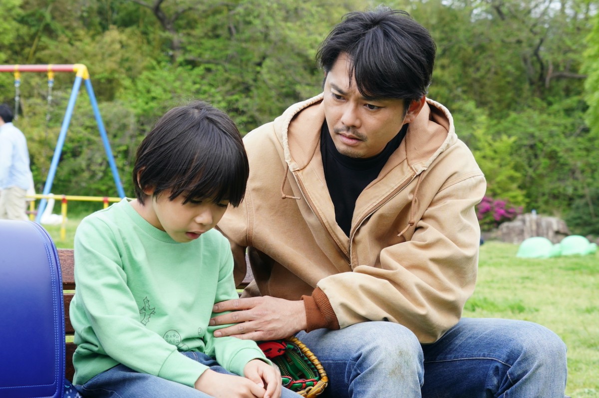 『Dr.チョコレート』第5話　“Teacher”坂口健太郎、依頼人“結城”今井翼の首元に、謎の組織のタトゥーを発見