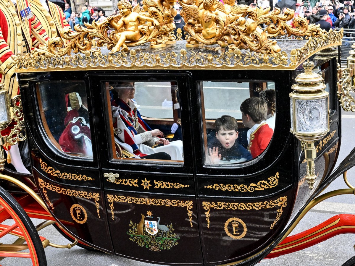英チャールズ国王の戴冠式が執り行われる　ウィリアム皇太子夫妻の子どもたちも参加