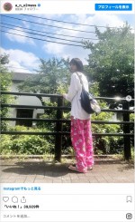 リラックスした装いのあのちゃん　※「あの」インスタグラム
