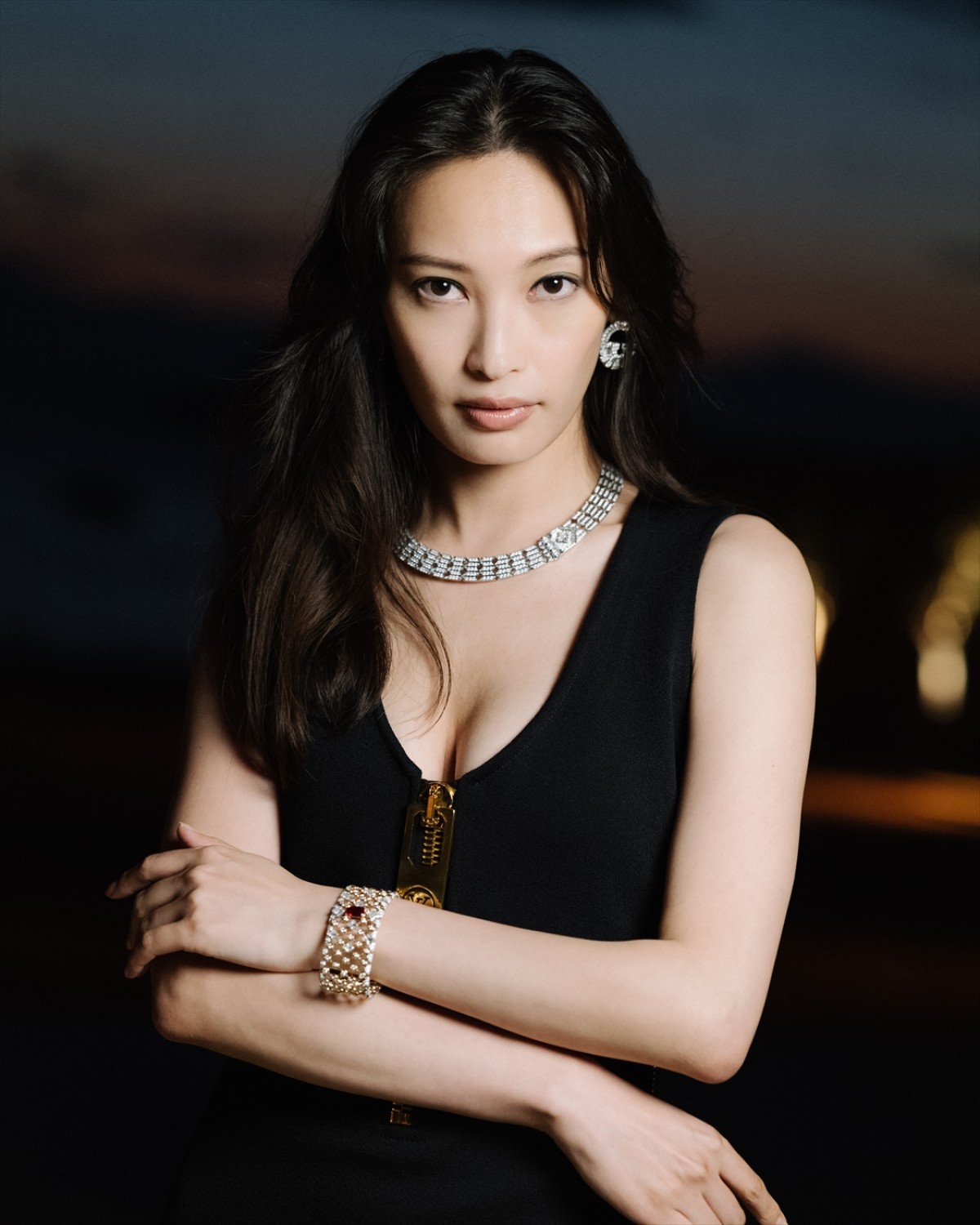 アナ・デ・アルマス＆大政絢ら、ルイ・ヴィトンの豪華ハイジュエリーを纏い登場