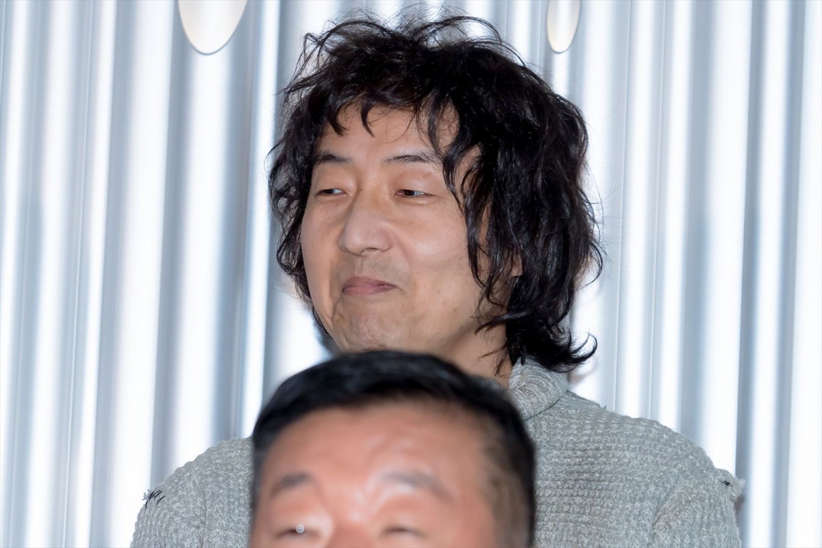 古田新太、舞台『パラサイト』に自信覗かせる「映画をご覧になった人たちも『うまい！』って」
