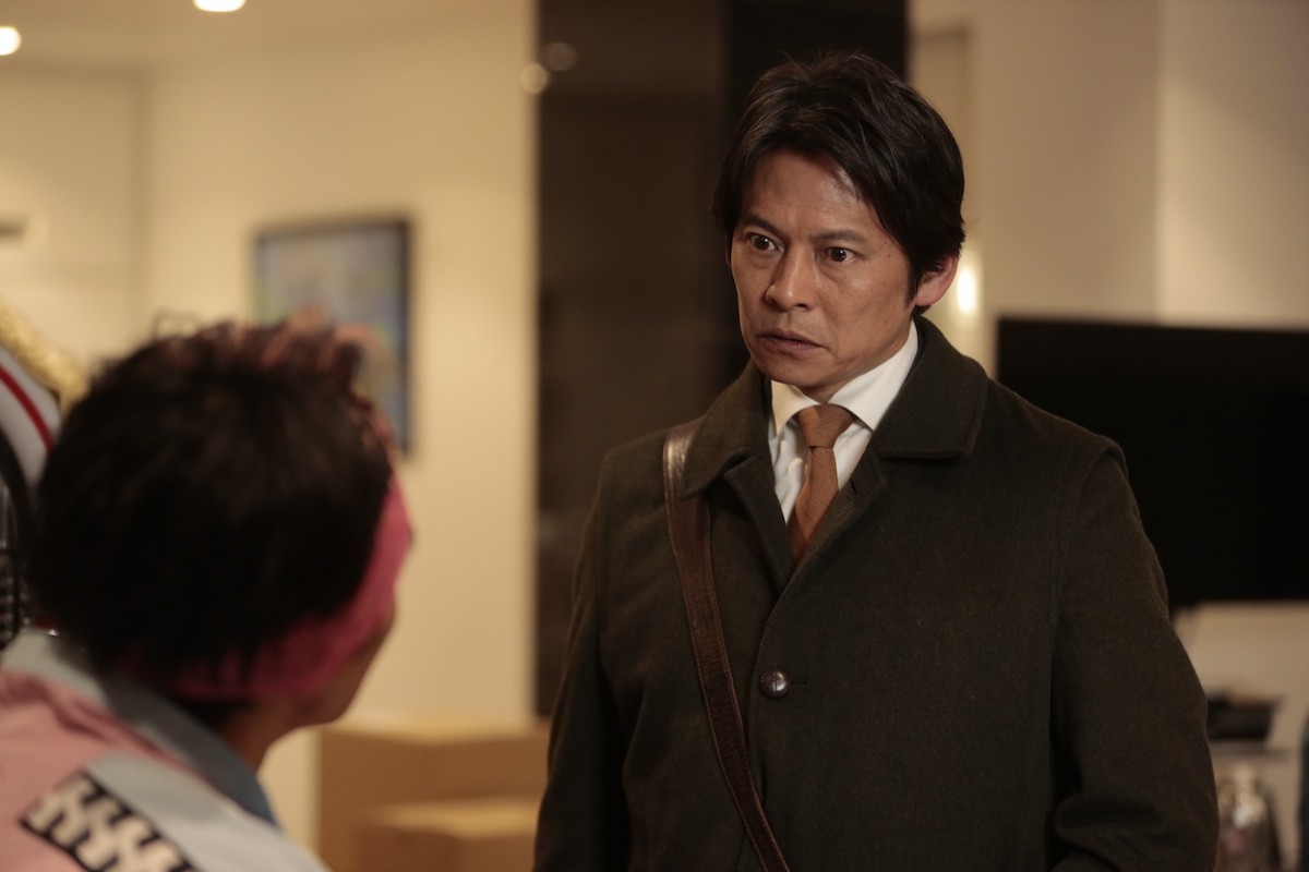 『シッコウ!!』“小原”織田裕二＆“栗橋”中島健人の相合傘に視聴者ほっこり「癒された」