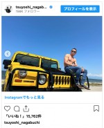 愛車・ハマーと海へ行った長渕剛　※「長渕剛」インスタグラム