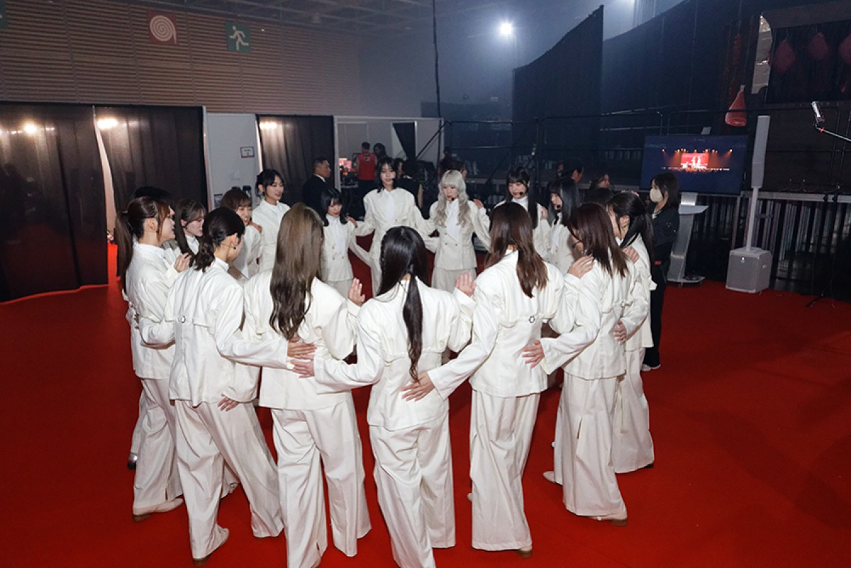 櫻坂46、フランス・パリで初海外イベント　1万5000人魅了　観客押し寄せ30分遅れスタート