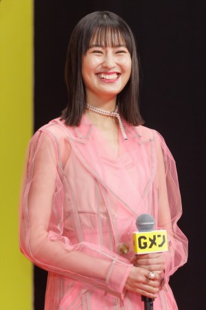 恒松祐里、映画『Gメン』完成披露舞台挨拶に登場