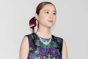 堀田真由、映画『禁じられた遊び』完成披露イベントに登場