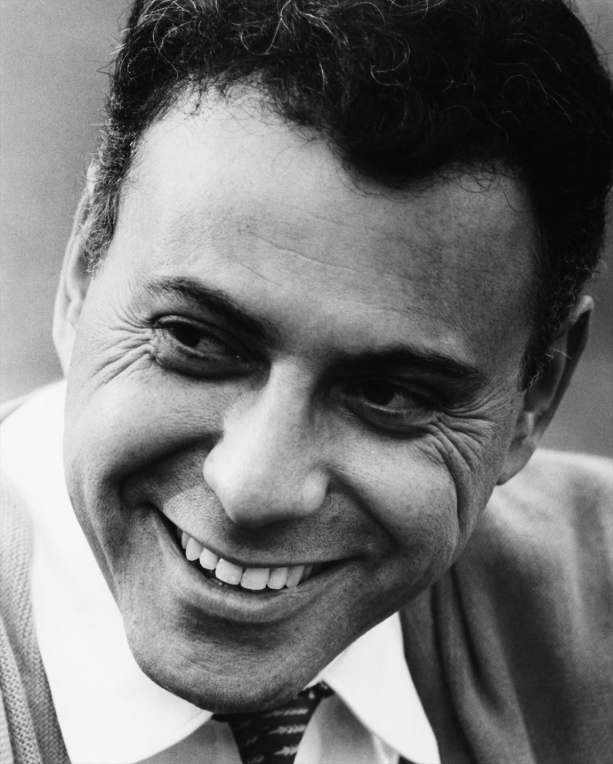 オスカー俳優アラン・アーキンさん死去、89歳　マイケル・ダグラス＆アビゲイル・ブレスリンが追悼
