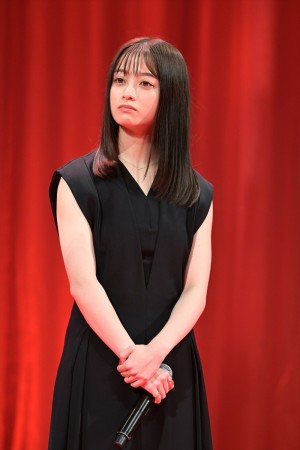 橋本環奈、映画『キングダム 運命の炎』ワールドプレミアに登場