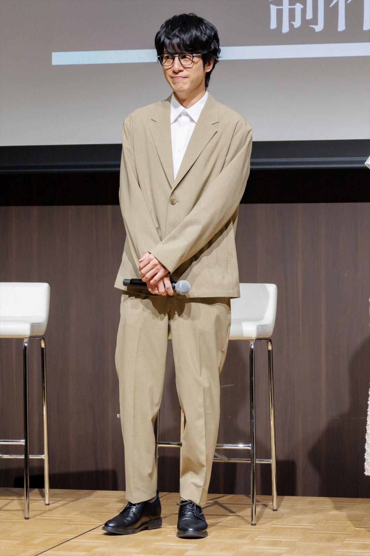 飯豊まりえ、高校生演じるシーンの多さに「学園ドラマを撮っているみたいな」