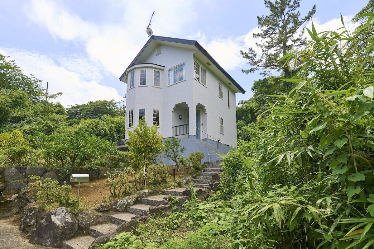 静岡・伊豆高原に“海を望む貸別荘”誕生へ！　童謡「みかんの花咲く丘」をイメージ