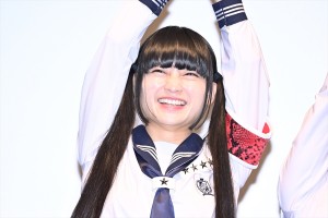 新しい学校のリーダーズ、ドラマ『警部補ダイマジン』記者会見に登場