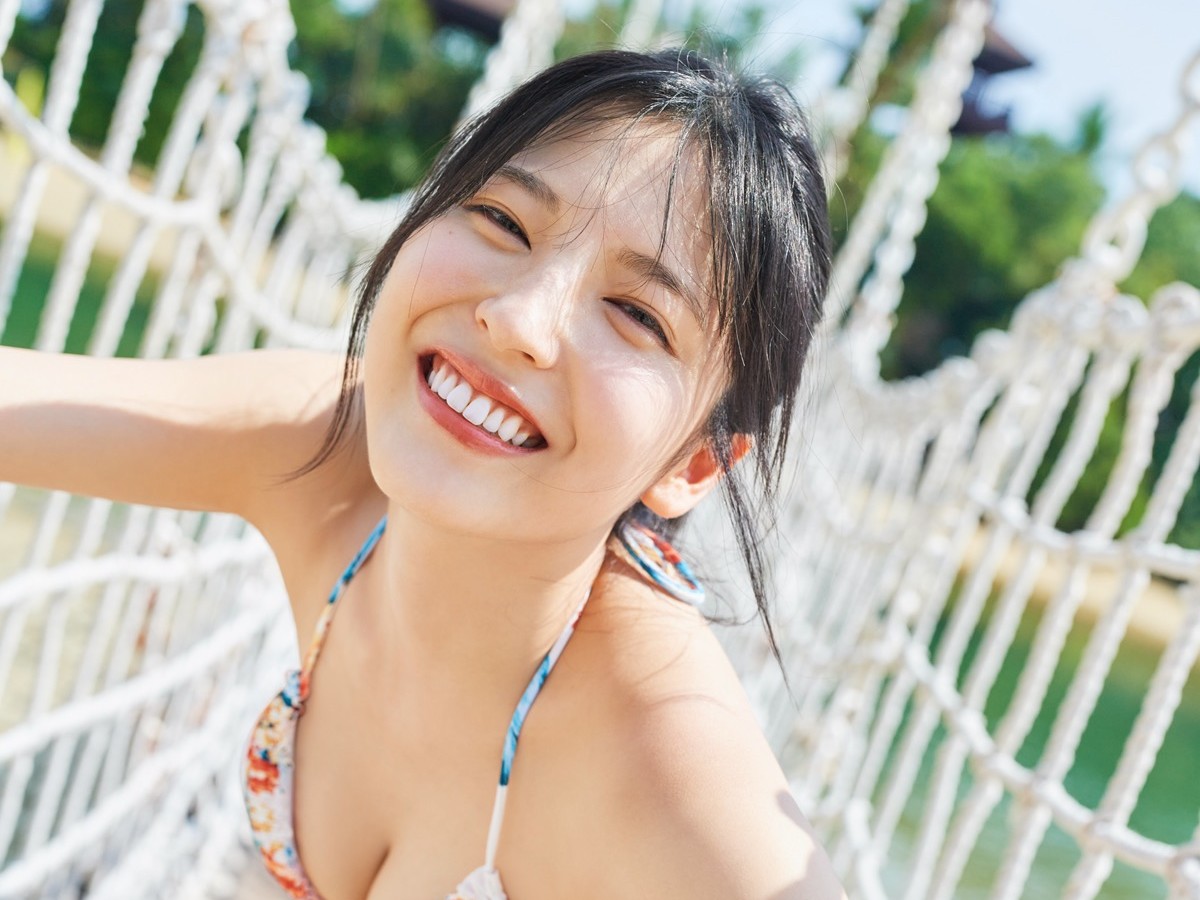 乃木坂46・早川聖来、笑顔こぼれる水着カット公開 - エンタメ