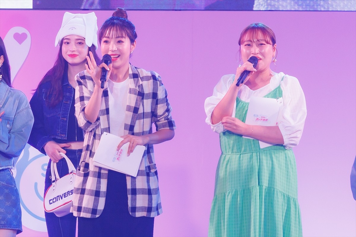 乃木坂46・久保史緒里＆日向坂46・小坂菜緒がランウェイに登場「最高の夏の思い出を作りたい」