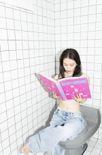『Bailar 山本舞香1stフォト＆スタイルブック』より