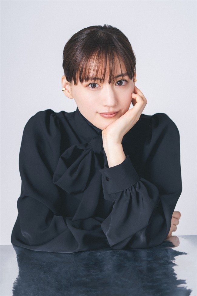 綾瀬はるか、ドレス姿でのアクションに苦労 お気に入りは「純白の一枚