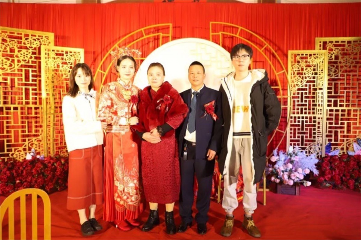 中国の“秘境”村出身の妻、結婚のあいさつで夫が義父から叩きつけられた“挑戦”とは　あすの『新婚さん』