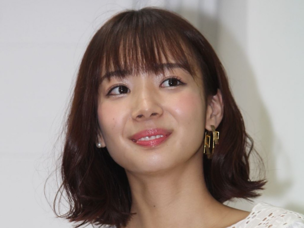 プロ雀士・岡田紗佳インスタに母親登場しファン驚き「めっちゃ美人」「似てる」 - エンタメ - ニュース ｜クランクイン！