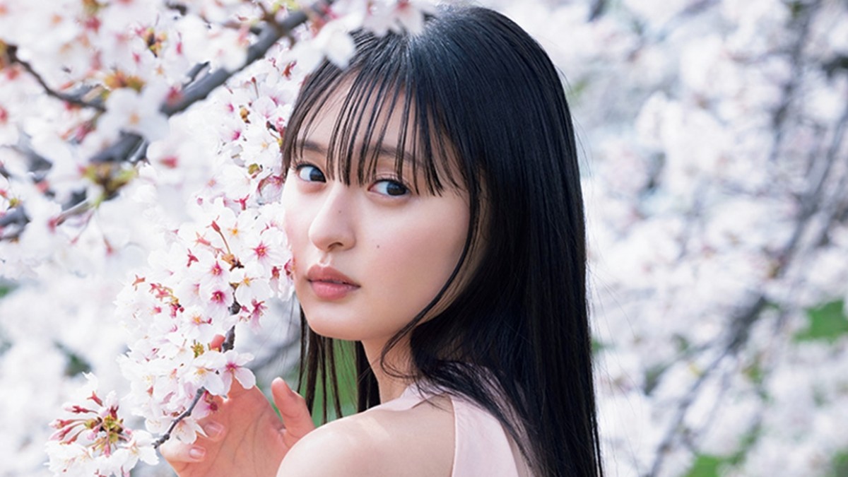 乃木坂46・遠藤さくら、“さくらと桜”の共演 桜色に染まった写真集先行