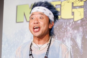 サンシャイン池崎、『ＭＥＧ ザ・モンスターズ２』公開直前！“ＭＥＧ ザ・ライド”4D絶叫イベントに登場