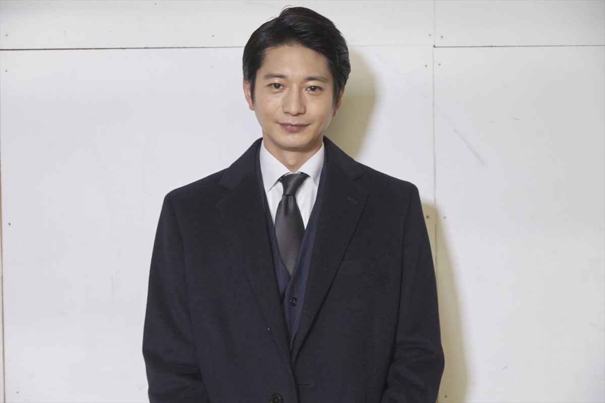 生田斗真「刺激的な日々を過ごせた！」　三池崇史監督とがっちり握手で撮了　あす最終回『警部補ダイマジン』