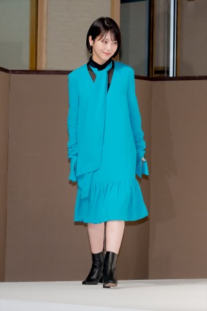 浜辺美波、『ゴジラ-1.0』完成報告会見に登場