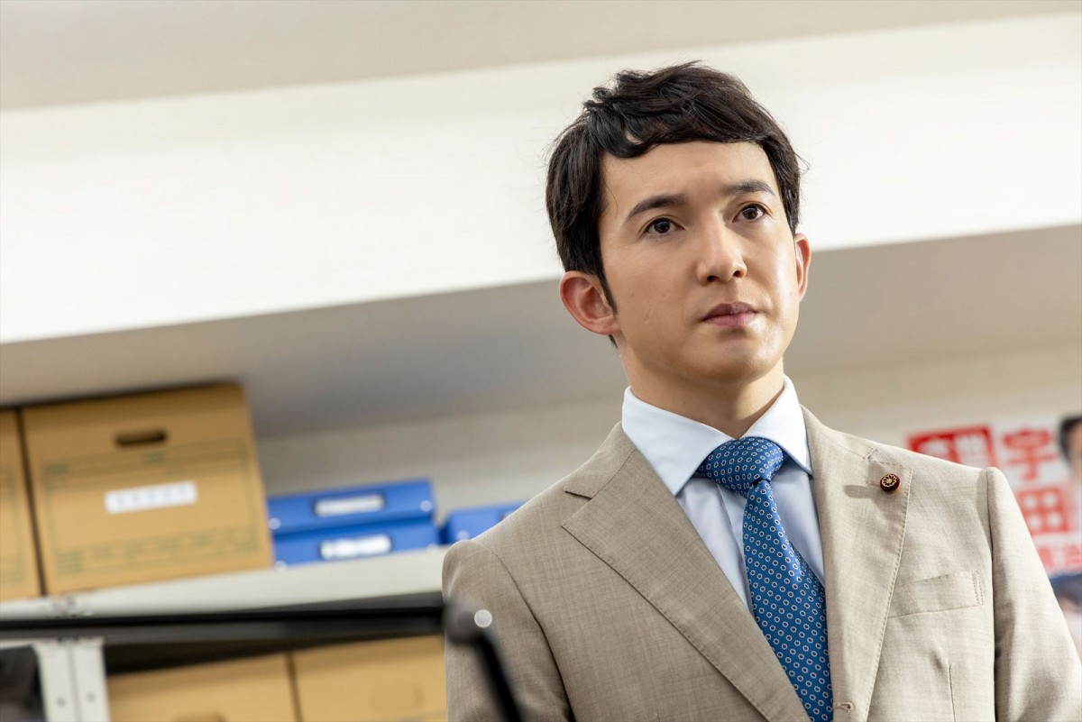 中島健人、堤真一、池田エライザら、映画『おまえの罪を自白しろ』キャスト陣の怪しさがにじみ出る場面写真一挙解禁