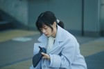【写真】アラサーの深川麻衣が人生の迷子に　『人生に詰んだ元アイドルは、赤の他人のおっさんと住む選択をした』場面写真