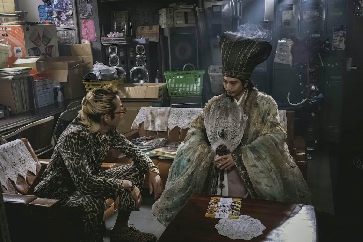 『パリピ孔明』第3話　“孔明”向井理、ラッパー“KABE太人”宮世琉弥と出会う