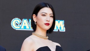 「第36回東京国際映画祭」オープニングレッドカーペットに登場した三吉彩花