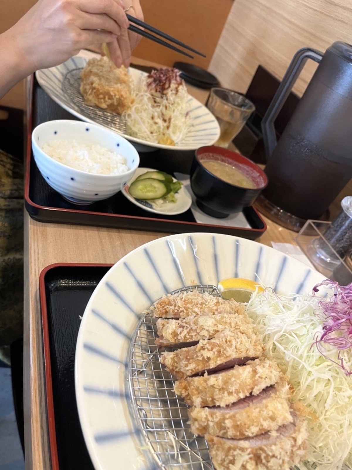 第2子妊娠中の安めぐみに夫・東貴博「つわりが終わったね」　夫婦で“とんかつデート”へ