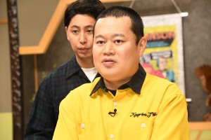 モグライダー・ともしげ、『ジョンソン』囲み取材に登場