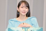 吉岡里帆、『時をかけるな、恋人たち』合同取材会に登場