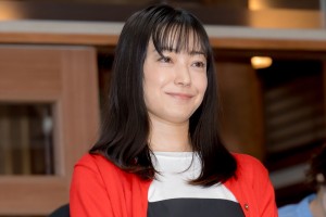 ドラマ『ゆりあ先生の赤い糸』制作発表記者会見に出席した菅野美穂