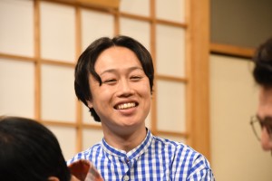 見取り図・リリー、『ジョンソン』囲み取材に登場