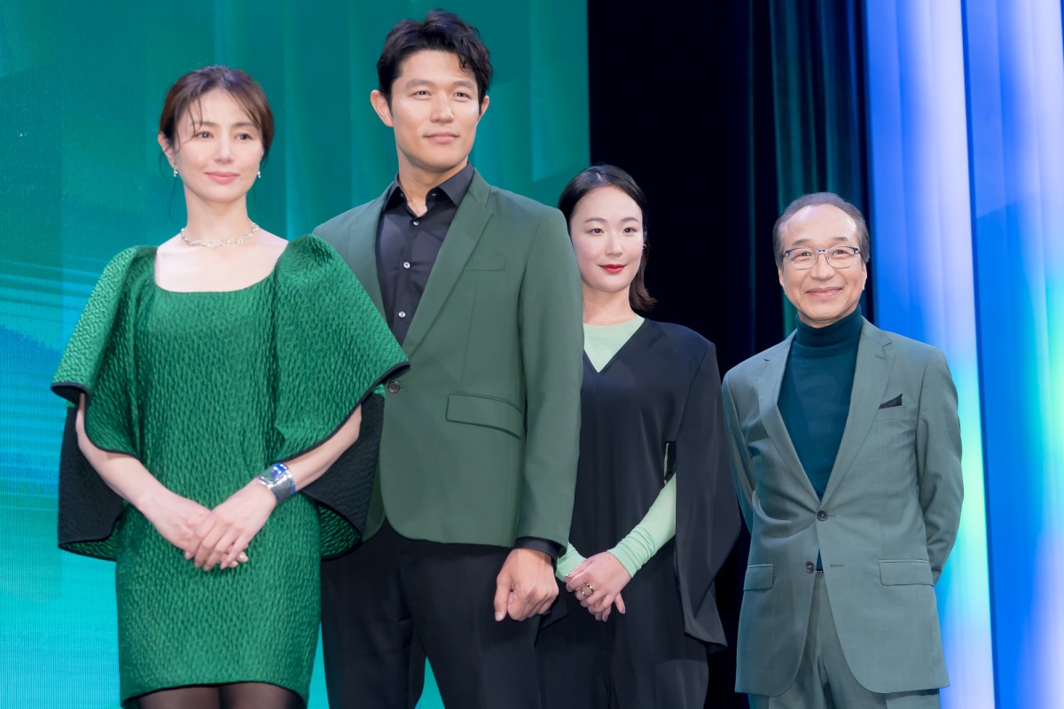 鈴木亮平、豪華出演者が集まる制作発表で意気込み「日本のドラマ全体が盛り上がっていけるようにがんばりたい」