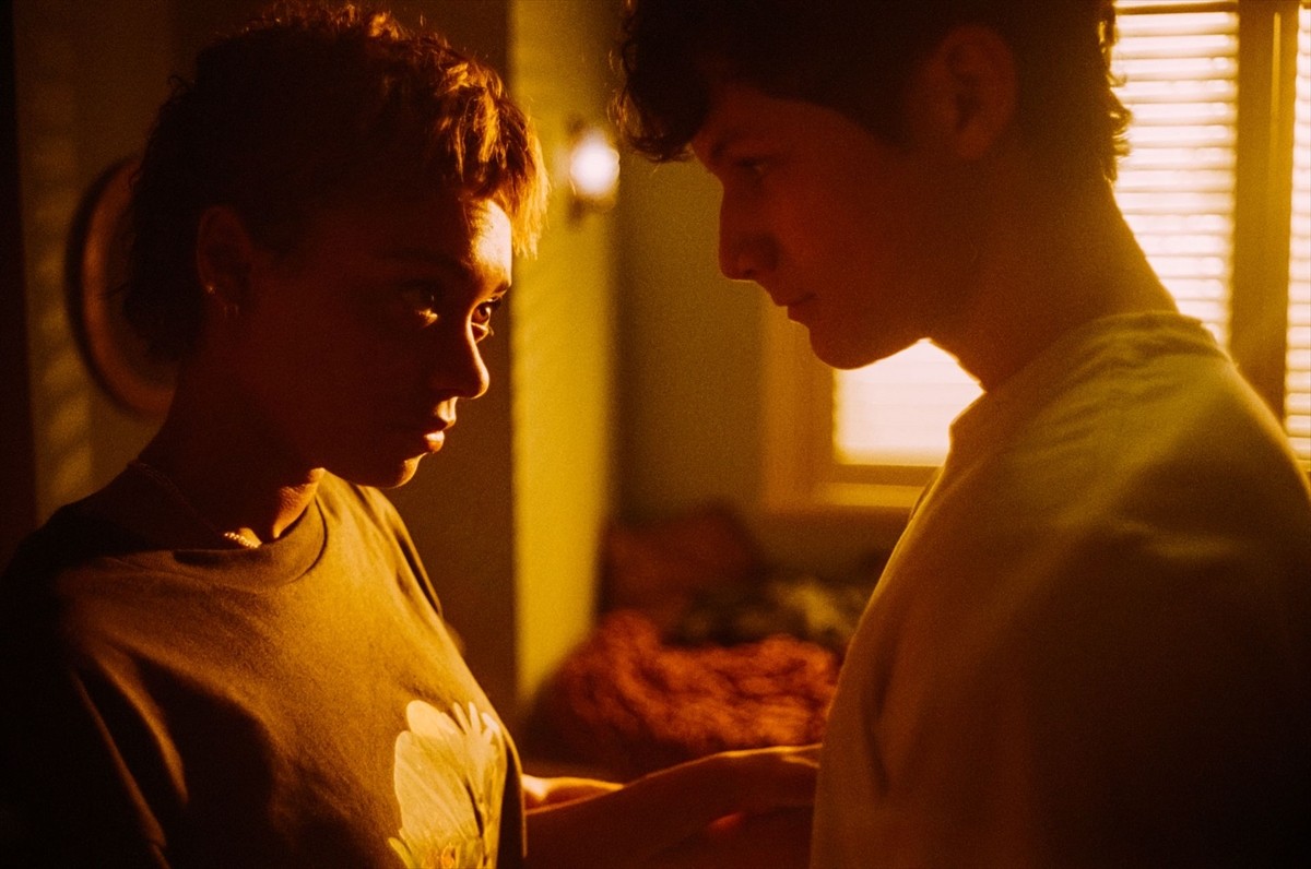 A24ホラー史上最高興収『TALK TO ME』、不気味な日本版予告解禁　「＃90秒憑依チャレンジ」が招く本物の恐怖にハマる―