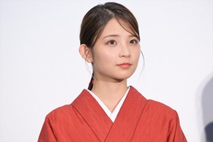 桃果、映画『唄う六人の女』完成披露上映会 舞台挨拶に登場